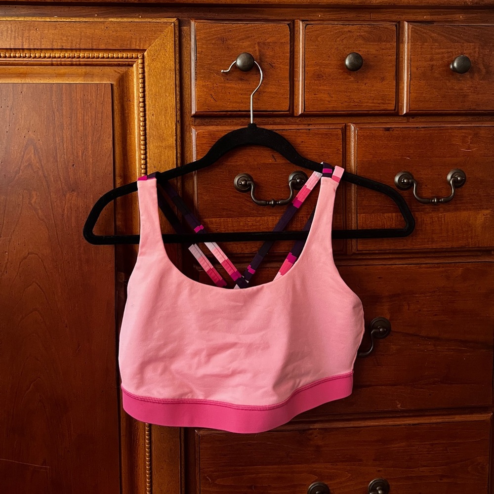 Lulu sports bra, adorable colors size 10